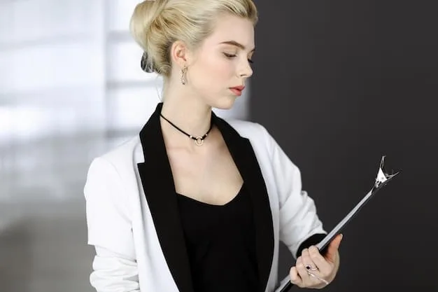 The Art of Accessorizing for a Job Interview: Tips for Impression - Cover Image